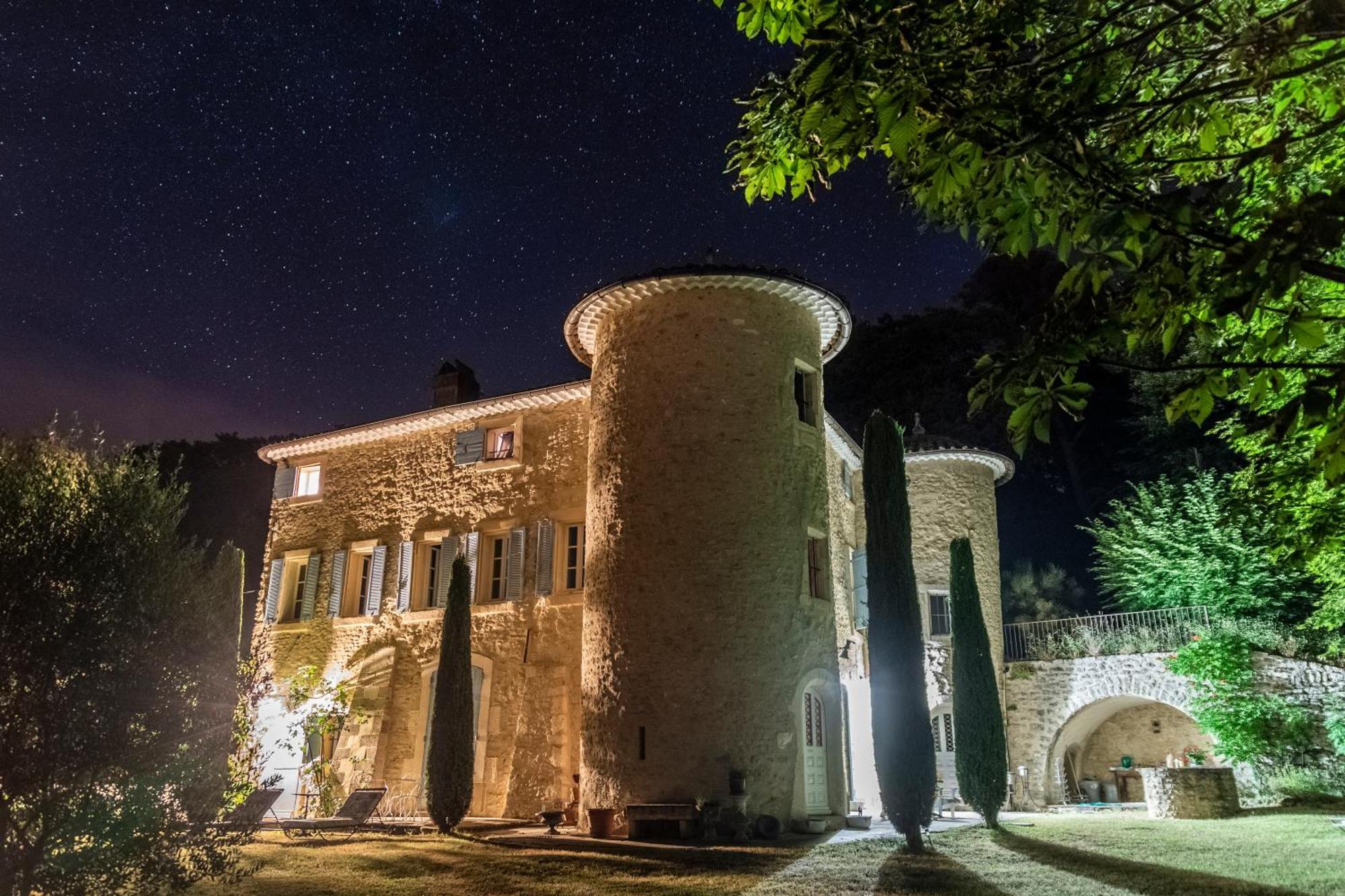 Chateau De Peyrolles Apt Bagian luar foto